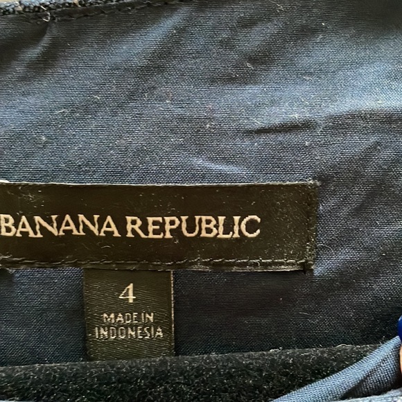 Gorgeous Banana Republic blue pint stripe dress. Size 4 worn one time - Picture 3 of 4